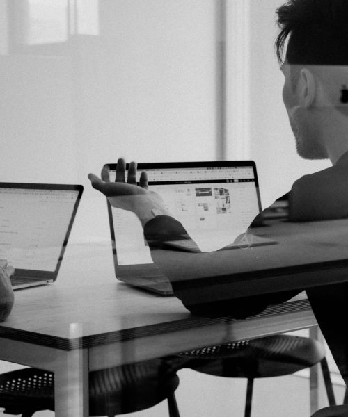 charlesdeluvio-Lks7vei-eAg-unsplash